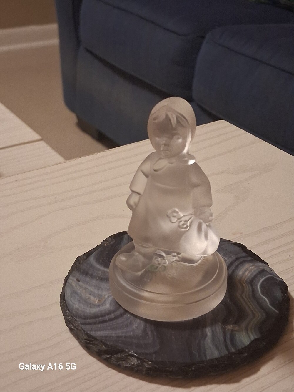 M.I. Hummel Goebel Frosted Crystal Figurene